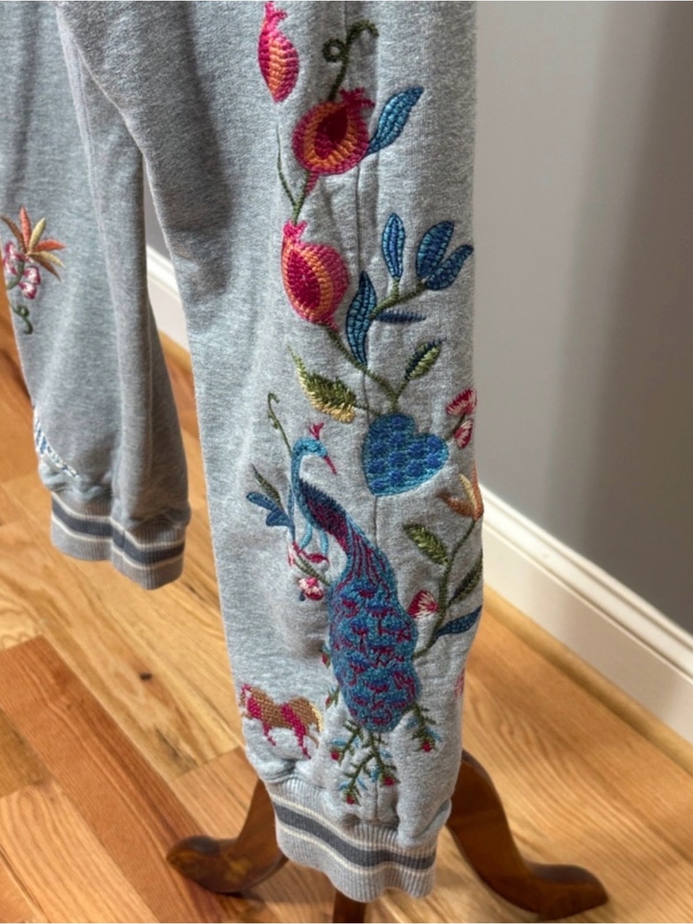 Johnny Was Heather Gray Embroidered Jogger 💐 ☀️ - Picture 5 of 6